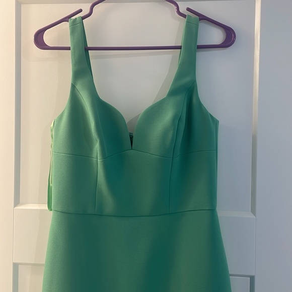 BCBG size 4 green dress - Picture 4 of 7